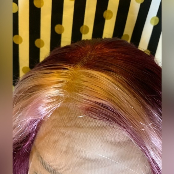 13x4x1 t-part Lace Front burgundy w/ highlight wig 8” - Picture 6 of 12